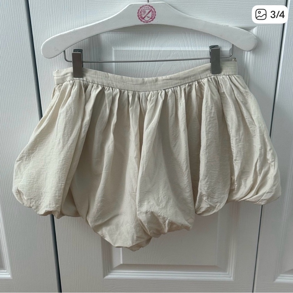 Zara Balloon Cullottes Shorts in Beige - Picture 1 of 4